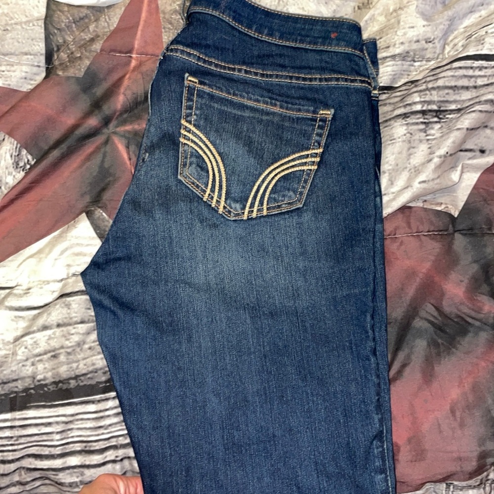 Hollister size 11R